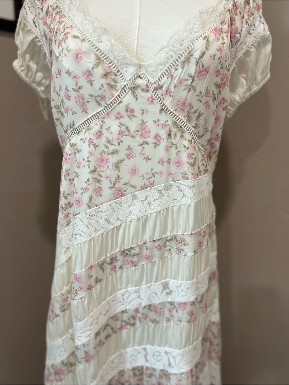 Alter’d State Satin Ivory Floral Lace Trim Slip Dress with Pink Roses NWT Large